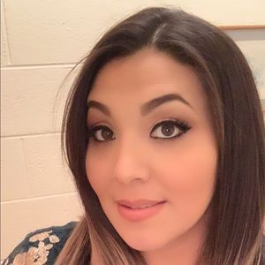 Meet your Posher, Bethzabe